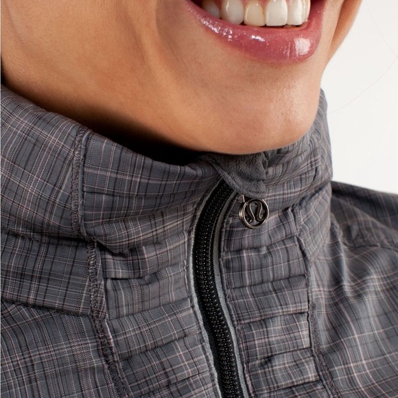 Lululemon Run Back on Track Jacket - Picture 4 of 12